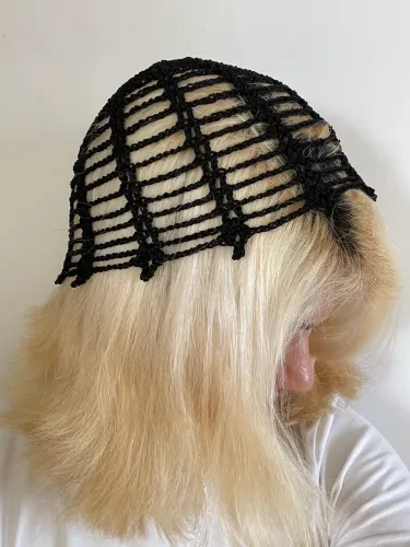 Touca Crochê Artesanal Preta - Feita à Mão - Estilo Boho / Gótico