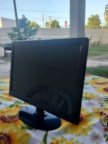 Monitor 15"