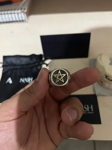 Anel Pentagrama de prata legítima com banhado a ouro 18k + Brinde (Dente de ouro 18k leg.)