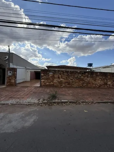 Casa à venda no Setor Sul São 549 m² de terreno, com um lote amplo e muito bem localizado,