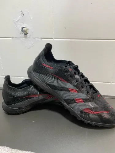 CHUTEIRA ADIDAS PREDATOR LEAGUE SOCIETY