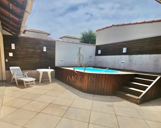 Casa á venda com Piscina - 3 Quartos em Mata da Praia - Vitória ES