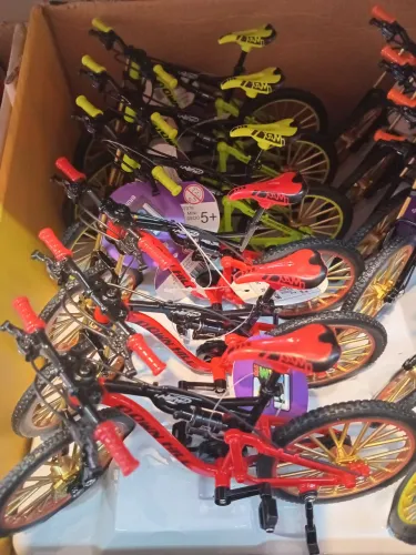 Bicicleta em miniaturas
