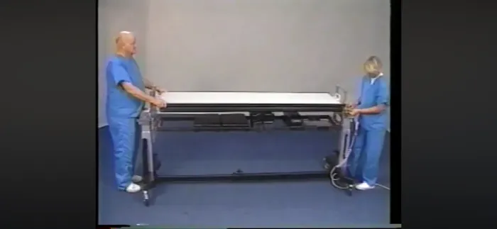 Mesa cirúrgica hospitalar MIZUHO completa + acessórios