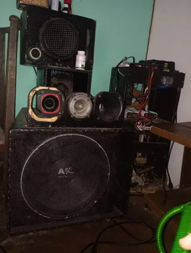 Vende-se um som potente
