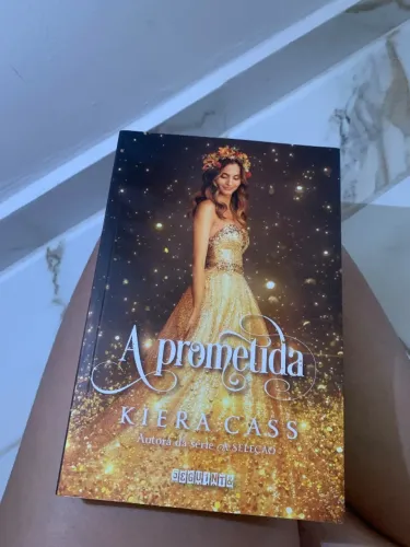 Livro ? A Prometida ? de Kiera Cass