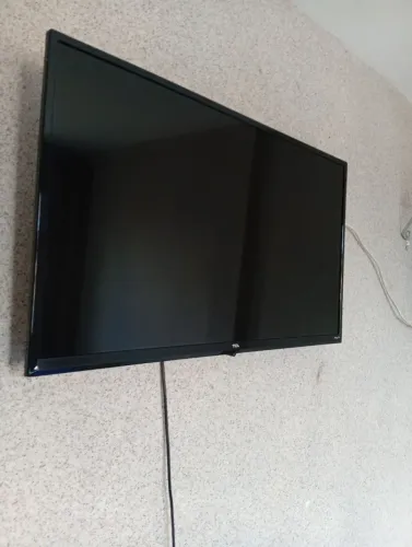 João Macedo vende -se 1 TV 32 polegadas simi novo e 1 som carrinho que tem menos de 1 ano