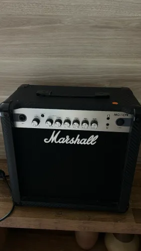 Cubo Marshall MG15CFR 40 Watts