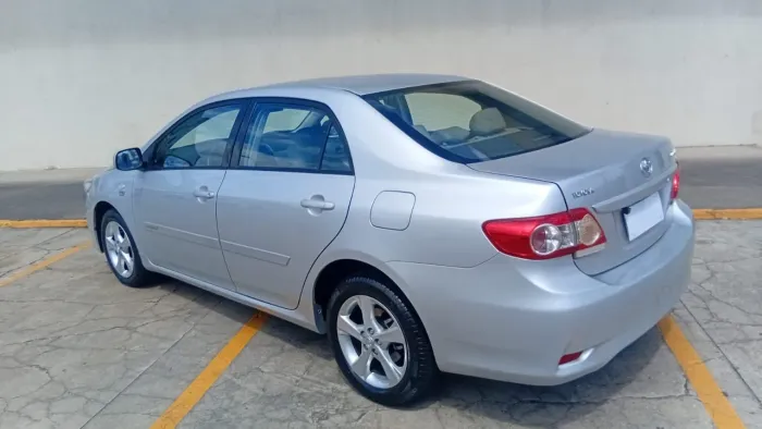 Toyota Corolla GLI 1.8 Flex 16V Aut. 2012