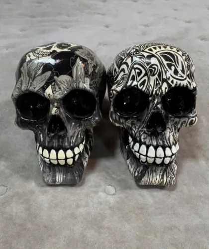 caveira mexicana decorativas em resina oca 12cm estatua 2 unidades