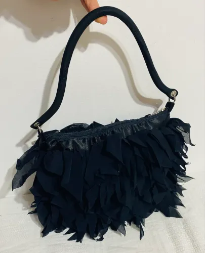 Bolsa Clutch De Festa Preta Texturizada Babados Romântica Chic