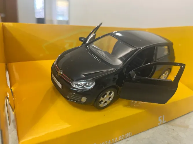Miniatura de metal Golf GTI 6