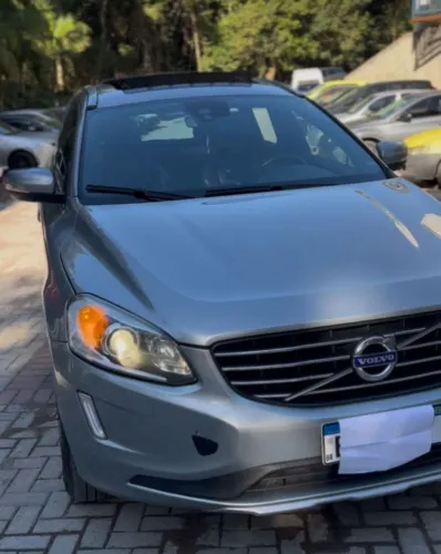Volvo XC 60 D-5 Momentum 2.4 AWD Diesel 5P 2017