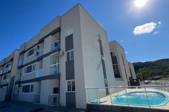 Apartamento de 2 Quartos no Condomínio Edifício Portal das Praias "Com piscina" - REF.:387