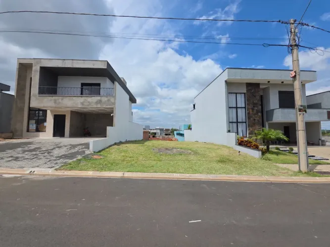 Terreno em Condomínio à Venda em Monte Mor-SP, Bairro Monterrey, 250m² de Área!