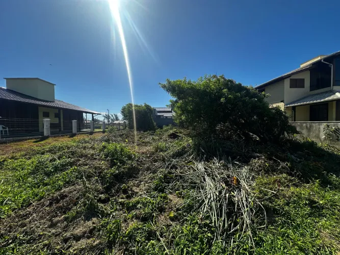 Lote a 195 metros da praia norte - Itapirubá.
