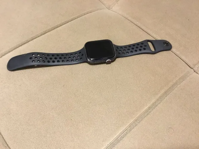 APPLE WATCH Nike series 4 com detalhes