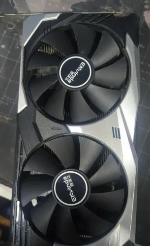 Vendo rx580 8gb nova 2 meses de uso vem sem balela.!!!