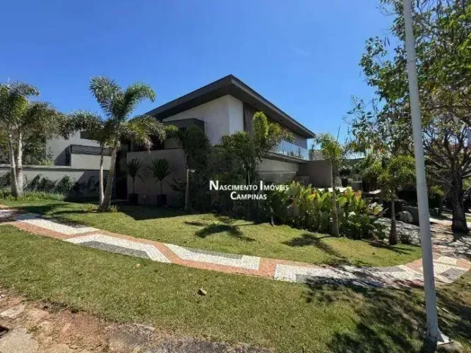 Casa de Alto Padrão com 4 Suítes, 342 m² à Venda por R$ 4.240.000