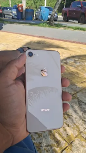 iPhone 8