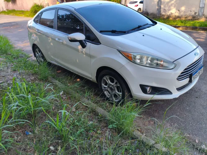 Ford Fiesta Sedan 1.6 16V Flex Aut. 2016