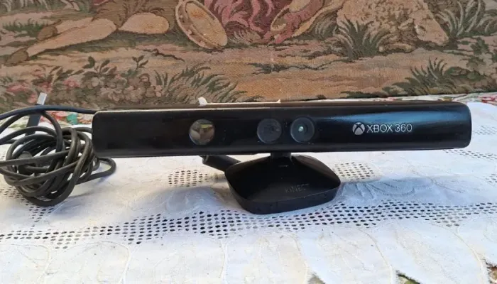 Kinect de Xbox, sem teste pois não tenho o game.