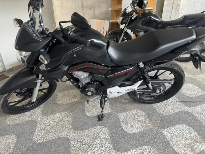 Titan 160