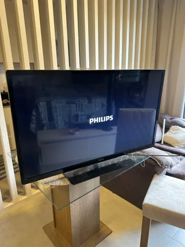 TV Philips 42 Polegadas Full HD HDMI Funcionando