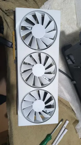 RX 9070 XT XFX Swift OC 16GB Branca