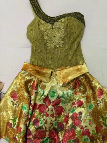 Roupas femininas P/36 - Bo.Bô, Lança Perfume, Damyller e outras