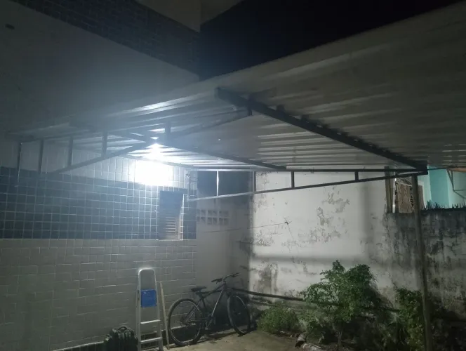 Vende uma puxada de garagem