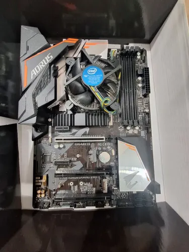 PROCESSADOR: I5 9400f + Placa Mãe: B360 AORUS GAMING 3 WIFI