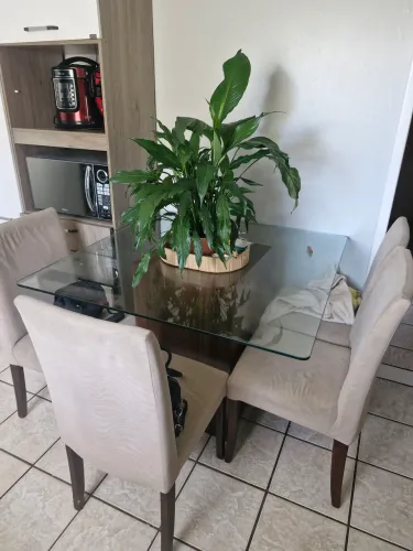 MESA 4 CADEIRAS 