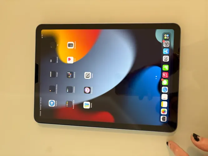 iPad Air 5ª Geração M1 64GB Wi-Fi + Apple Pencil 2ª Geração
