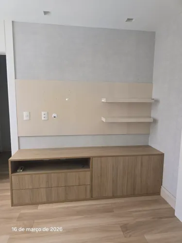 Painel para TV e gaveteiro 