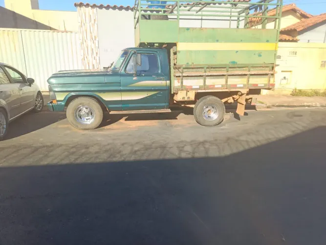 F1000