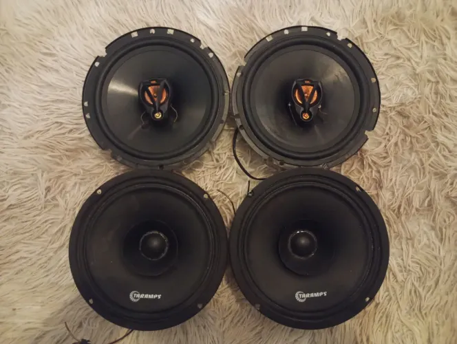 Vendo Kit Auto Falante Automotivo 6 Polegadas 50watts 2 Taramps 2 JBL Top Chama?