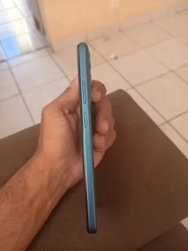 Vende se celular com 3 meses de usado