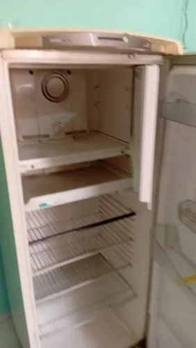 Vende geladeira 