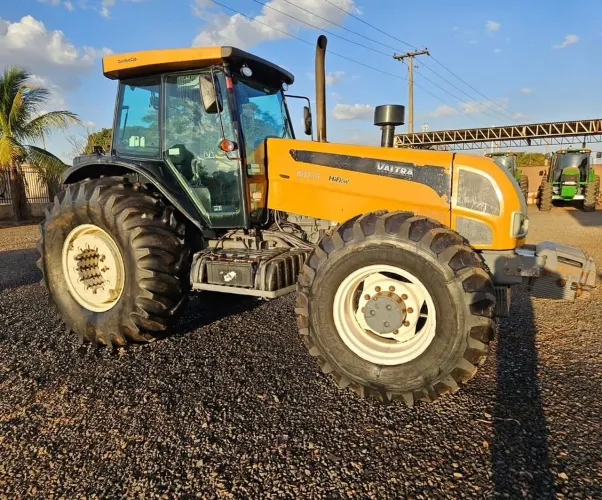 TRATOR VALTRA BH 180 