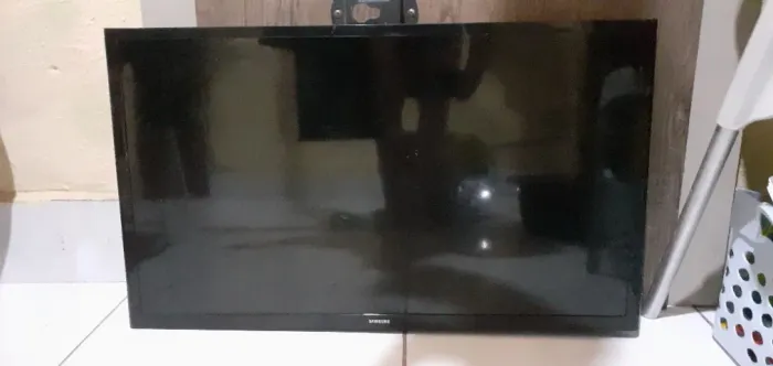Smart TV Samsung 32" + painel de brinde tudo por 650,00 reais 