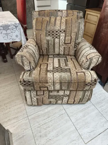 Poltrona grande importada