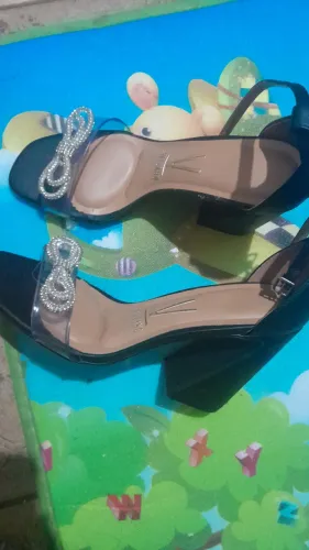 Calçados e roupas 