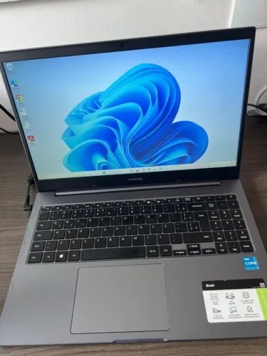 Notebook Samsung - i3 11th - Galaxy Book - 8gb de Ram + SSD - Zero