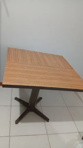 Mesa quadrada