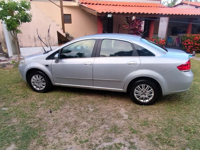 Fiat Linea Essence Dualogic 1.8 Flex 16V 4P 2013