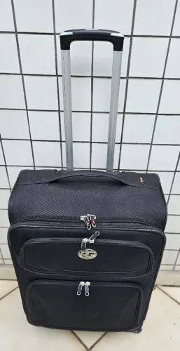 Mala de Viagem 23kg com Rodinhas 360?