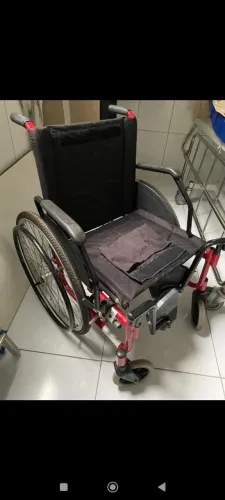 Cadeira de Rodas semi nova