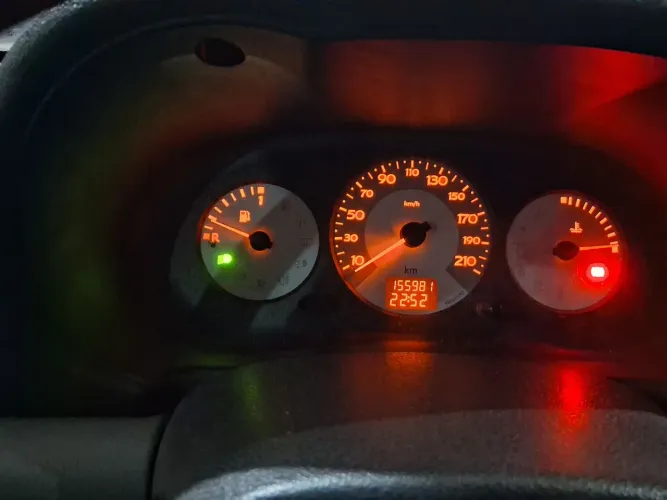 Renault Clio Campus Hi-flex 1.0 16V 5P 2010