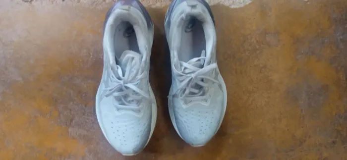 Tenis asics bem conservado